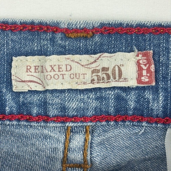 Levi's 550 Relaxed Fit Boot Cut Cuffed Jeans Womens Size 12S Light Wash Denim‎ - Picture 4 of 11
